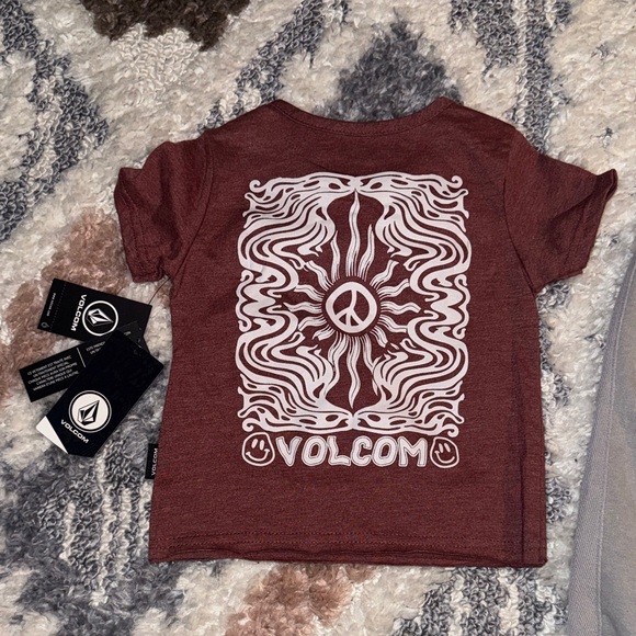 Volcom Set - Picture 8 of 9